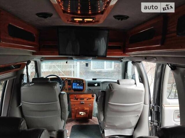 Чорний ДжіЕмСі Savana, об'ємом двигуна 5.7 л та пробігом 367 тис. км за 11000 $, фото 5 на Automoto.ua