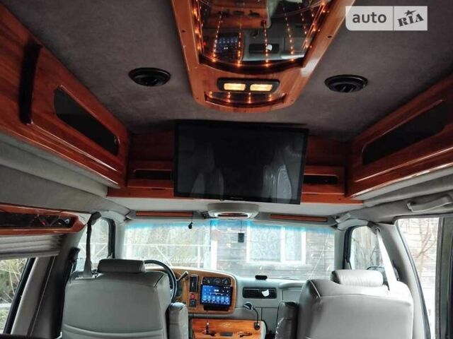 Чорний ДжіЕмСі Savana, об'ємом двигуна 5.7 л та пробігом 367 тис. км за 11000 $, фото 2 на Automoto.ua