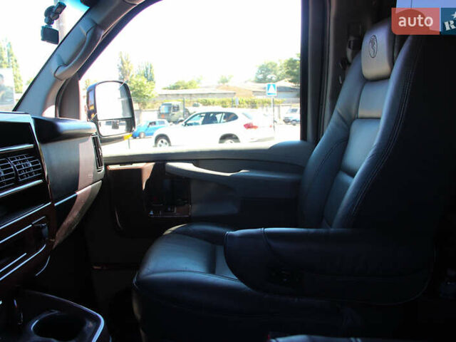 Черный ДжиЭмСи Савана, объемом двигателя 5.33 л и пробегом 143 тыс. км за 26000 $, фото 32 на Automoto.ua