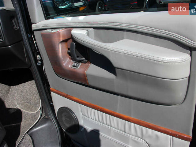 Черный ДжиЭмСи Савана, объемом двигателя 5.33 л и пробегом 143 тыс. км за 26000 $, фото 48 на Automoto.ua