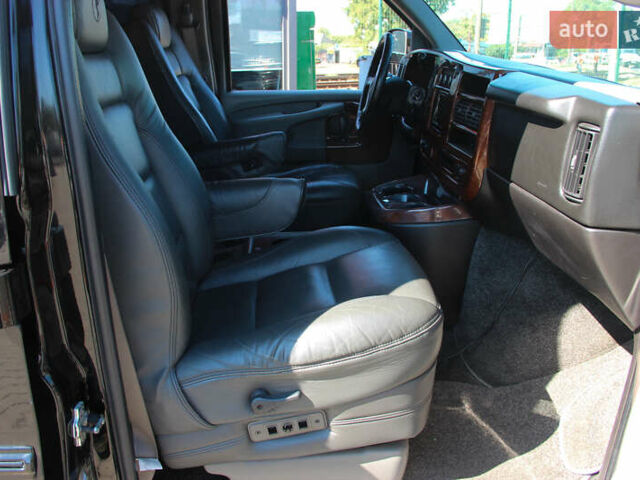 Черный ДжиЭмСи Савана, объемом двигателя 5.33 л и пробегом 143 тыс. км за 26000 $, фото 49 на Automoto.ua
