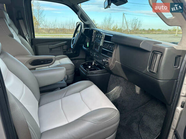 Серый ДжиЭмСи Савана, объемом двигателя 5.97 л и пробегом 6 тыс. км за 85000 $, фото 17 на Automoto.ua