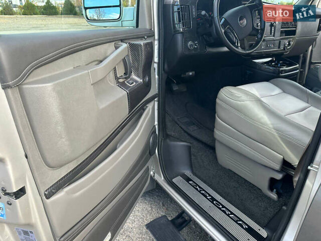 Серый ДжиЭмСи Савана, объемом двигателя 5.97 л и пробегом 6 тыс. км за 85000 $, фото 14 на Automoto.ua