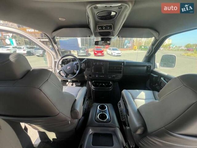 Сірий ДжіЕмСі Savana, об'ємом двигуна 5.97 л та пробігом 6 тис. км за 85000 $, фото 6 на Automoto.ua