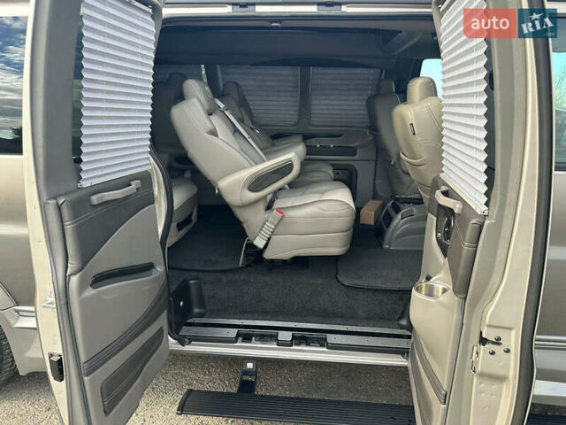 Серый ДжиЭмСи Савана, объемом двигателя 5.97 л и пробегом 6 тыс. км за 85000 $, фото 41 на Automoto.ua
