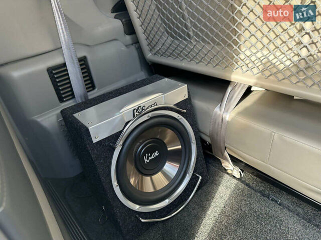 Серый ДжиЭмСи Савана, объемом двигателя 5.97 л и пробегом 6 тыс. км за 85000 $, фото 39 на Automoto.ua