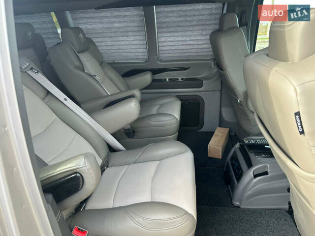 Серый ДжиЭмСи Савана, объемом двигателя 5.97 л и пробегом 6 тыс. км за 85000 $, фото 30 на Automoto.ua