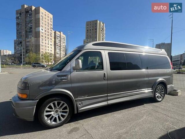 Сірий ДжіЕмСі Savana, об'ємом двигуна 5.97 л та пробігом 6 тис. км за 85000 $, фото 3 на Automoto.ua