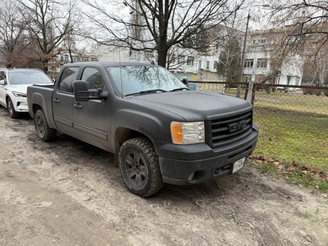 Черный ДжиЭмСи Сиерра, объемом двигателя 5.3 л и пробегом 335 тыс. км за 8178 $, фото 1 на Automoto.ua