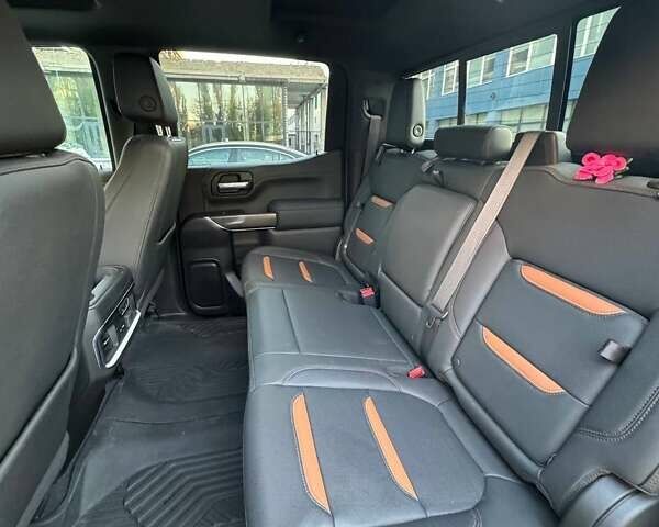 ДжиЭмСи Сиерра 2021 в Киеве на Automoto.ua Серый ДжиЭмСи Сиерра, объемом двигателя 6.16 л и пробегом 30 тыс. км за 59000 $, фото 26 на Automoto.ua