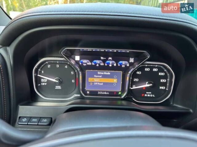 ДжиЭмСи Сиерра 2021 в Киеве на Automoto.ua Серый ДжиЭмСи Сиерра, объемом двигателя 6.16 л и пробегом 30 тыс. км за 59000 $, фото 13 на Automoto.ua