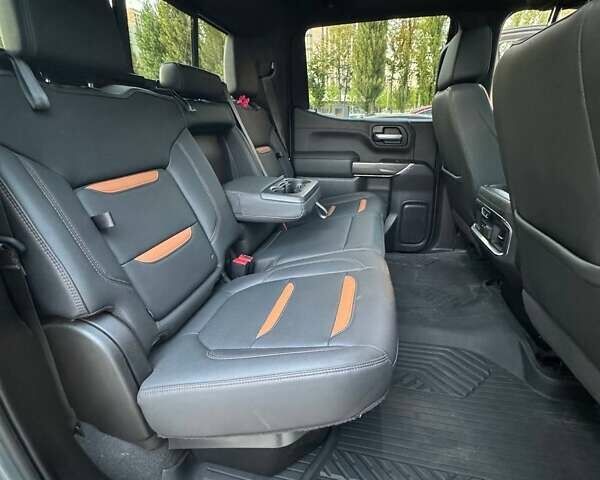 ДжиЭмСи Сиерра 2021 в Киеве на Automoto.ua Серый ДжиЭмСи Сиерра, объемом двигателя 6.16 л и пробегом 30 тыс. км за 59000 $, фото 7 на Automoto.ua