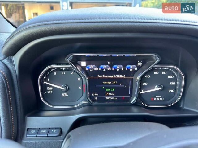 ДжиЭмСи Сиерра 2021 в Киеве на Automoto.ua Серый ДжиЭмСи Сиерра, объемом двигателя 6.16 л и пробегом 30 тыс. км за 59000 $, фото 2 на Automoto.ua