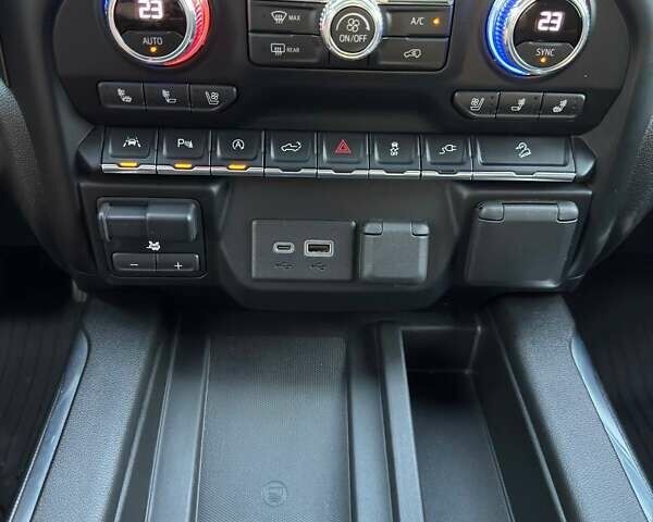 ДжиЭмСи Сиерра 2021 в Киеве на Automoto.ua Серый ДжиЭмСи Сиерра, объемом двигателя 6.16 л и пробегом 30 тыс. км за 59000 $, фото 9 на Automoto.ua