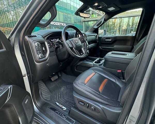 ДжиЭмСи Сиерра 2021 в Киеве на Automoto.ua Серый ДжиЭмСи Сиерра, объемом двигателя 6.16 л и пробегом 30 тыс. км за 59000 $, фото 21 на Automoto.ua