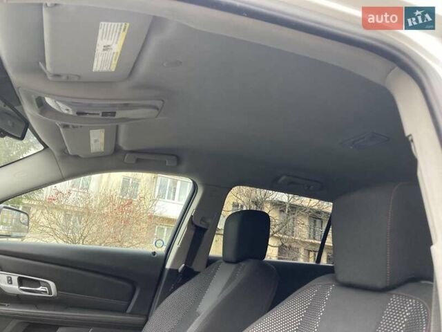 Белый ДжиЭмСи Террейн, объемом двигателя 2.38 л и пробегом 252 тыс. км за 7800 $, фото 15 на Automoto.ua