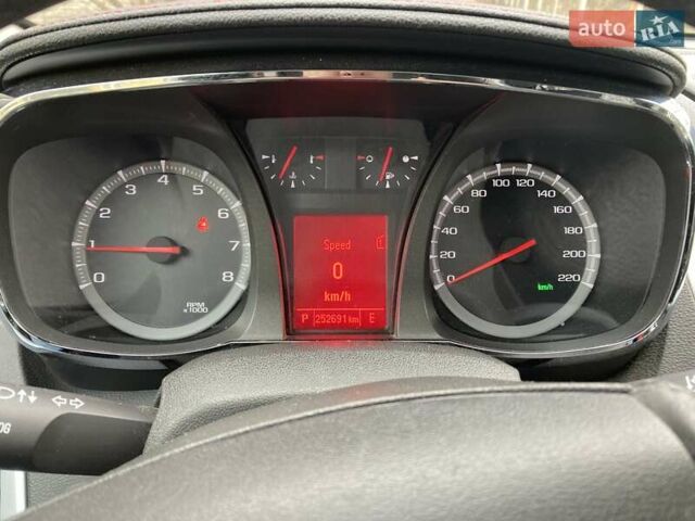 Белый ДжиЭмСи Террейн, объемом двигателя 2.38 л и пробегом 252 тыс. км за 7800 $, фото 10 на Automoto.ua