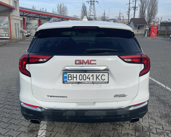 Белый ДжиЭмСи Террейн, объемом двигателя 2 л и пробегом 111 тыс. км за 19199 $, фото 6 на Automoto.ua