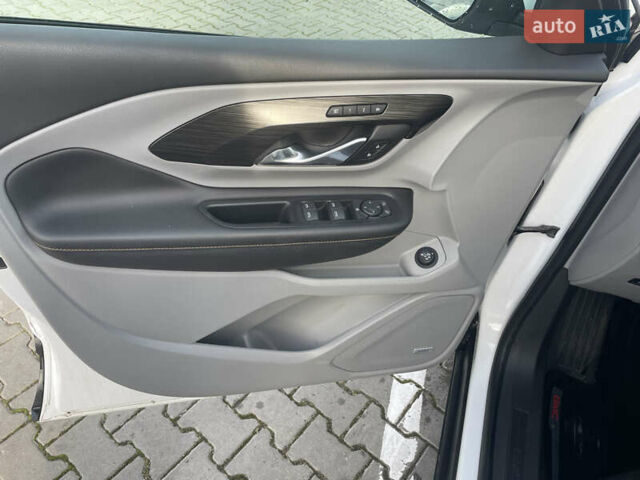 Белый ДжиЭмСи Террейн, объемом двигателя 2 л и пробегом 111 тыс. км за 19199 $, фото 23 на Automoto.ua