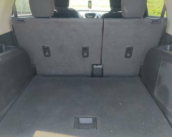 Белый ДжиЭмСи Террейн, объемом двигателя 2.38 л и пробегом 62 тыс. км за 15500 $, фото 7 на Automoto.ua