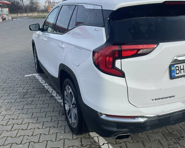 Белый ДжиЭмСи Террейн, объемом двигателя 2 л и пробегом 111 тыс. км за 19199 $, фото 4 на Automoto.ua