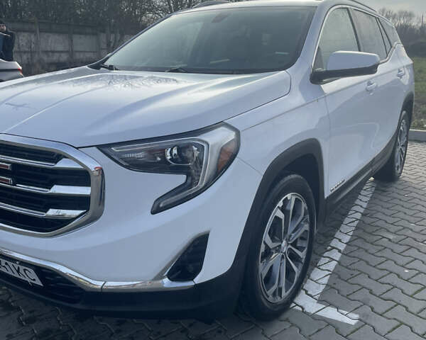 Белый ДжиЭмСи Террейн, объемом двигателя 2 л и пробегом 111 тыс. км за 19199 $, фото 2 на Automoto.ua