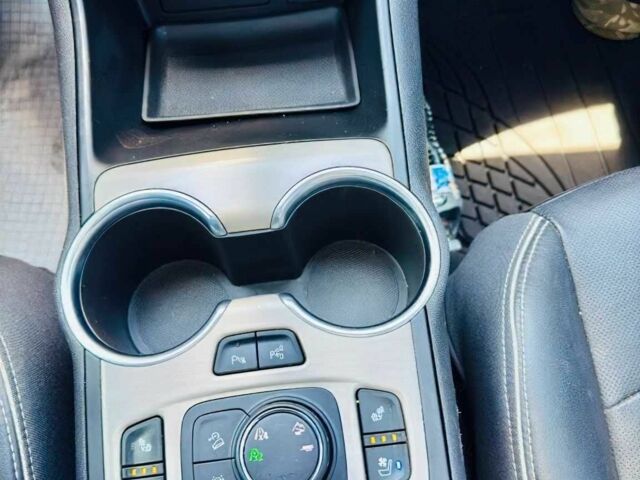 Білий ДжіЕмСі Террейн, об'ємом двигуна 2 л та пробігом 48 тис. км за 9500 $, фото 6 на Automoto.ua