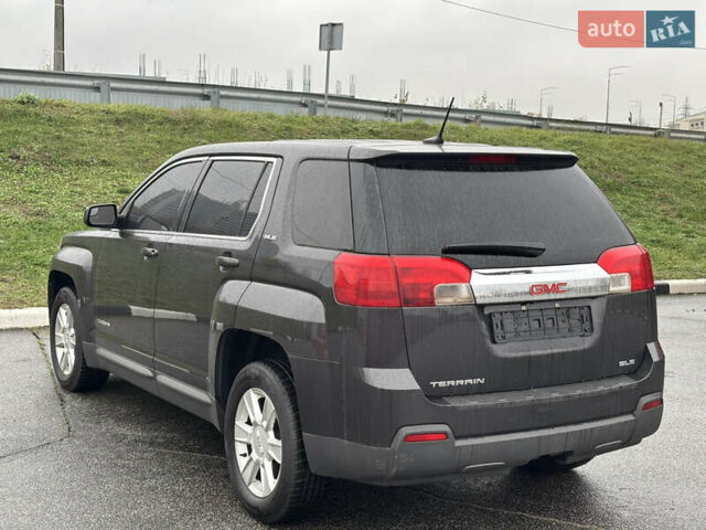 Серый ДжиЭмСи Террейн, объемом двигателя 2.38 л и пробегом 210 тыс. км за 10000 $, фото 3 на Automoto.ua