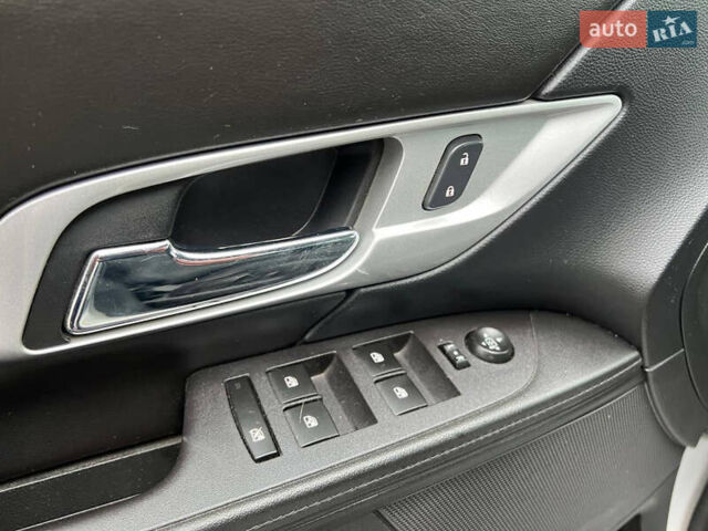 Серый ДжиЭмСи Террейн, объемом двигателя 2.38 л и пробегом 201 тыс. км за 11500 $, фото 20 на Automoto.ua