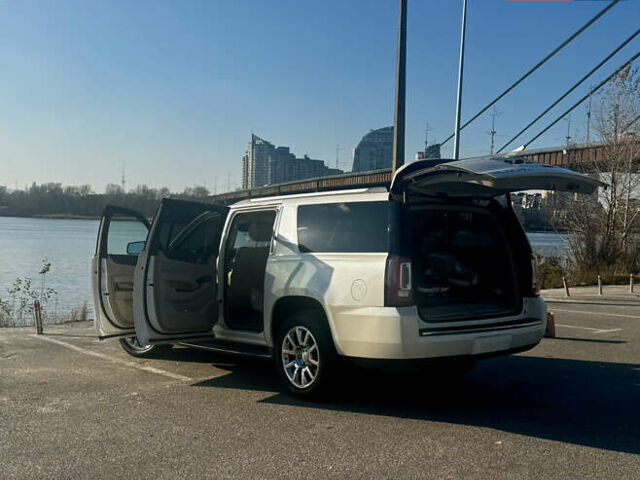 Белый ДжиЭмСи Юкон, объемом двигателя 6.16 л и пробегом 170 тыс. км за 28000 $, фото 15 на Automoto.ua