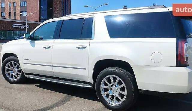 Белый ДжиЭмСи Юкон, объемом двигателя 6.16 л и пробегом 195 тыс. км за 25000 $, фото 12 на Automoto.ua