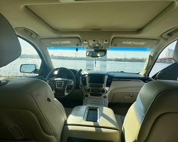 Белый ДжиЭмСи Юкон, объемом двигателя 6.16 л и пробегом 170 тыс. км за 28000 $, фото 9 на Automoto.ua