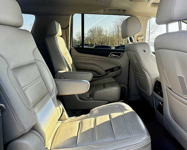 Белый ДжиЭмСи Юкон, объемом двигателя 6.16 л и пробегом 170 тыс. км за 28000 $, фото 11 на Automoto.ua