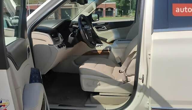 Белый ДжиЭмСи Юкон, объемом двигателя 6.16 л и пробегом 195 тыс. км за 25000 $, фото 8 на Automoto.ua