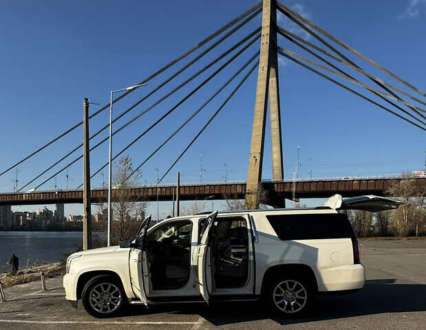 Белый ДжиЭмСи Юкон, объемом двигателя 6.16 л и пробегом 170 тыс. км за 28000 $, фото 22 на Automoto.ua