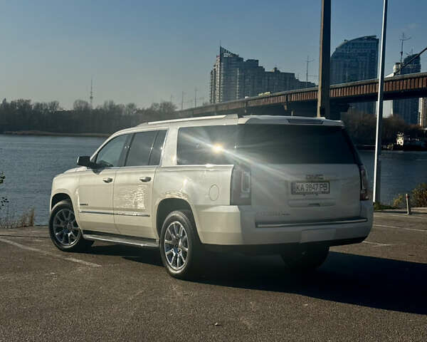 Белый ДжиЭмСи Юкон, объемом двигателя 6.16 л и пробегом 170 тыс. км за 28000 $, фото 2 на Automoto.ua
