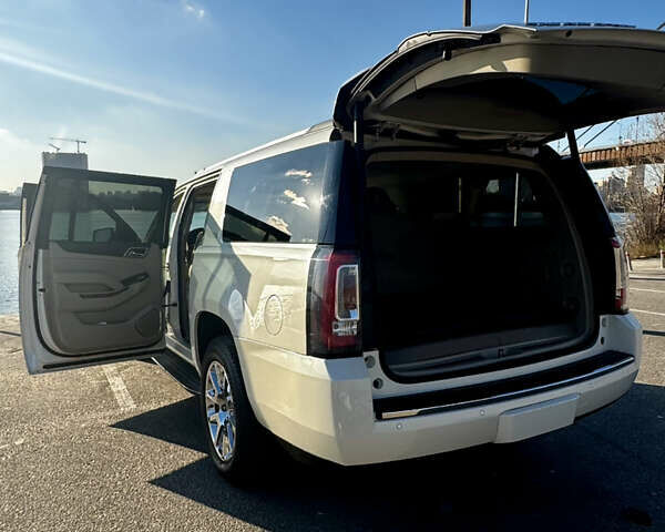 Белый ДжиЭмСи Юкон, объемом двигателя 6.16 л и пробегом 170 тыс. км за 28000 $, фото 20 на Automoto.ua