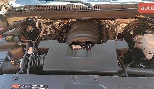 Белый ДжиЭмСи Юкон, объемом двигателя 6.16 л и пробегом 195 тыс. км за 25000 $, фото 11 на Automoto.ua