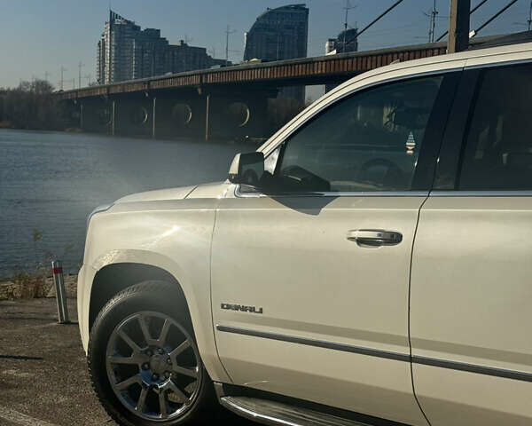 Белый ДжиЭмСи Юкон, объемом двигателя 6.16 л и пробегом 170 тыс. км за 28000 $, фото 3 на Automoto.ua