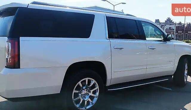 Белый ДжиЭмСи Юкон, объемом двигателя 6.16 л и пробегом 195 тыс. км за 25000 $, фото 6 на Automoto.ua