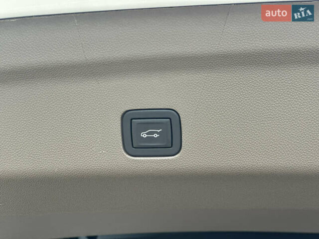 Білий ДжіЕмСі Yukon, об'ємом двигуна 6.16 л та пробігом 3 тис. км за 240000 $, фото 33 на Automoto.ua