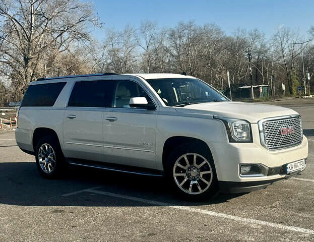 Бежевый ДжиЭмСи Юкон, объемом двигателя 6.2 л и пробегом 172 тыс. км за 25500 $, фото 4 на Automoto.ua