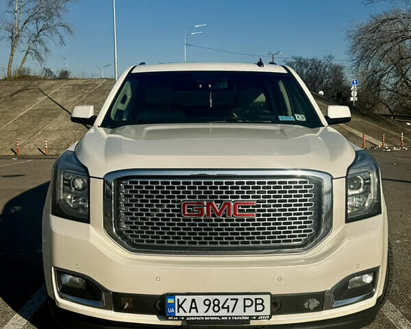 Бежевый ДжиЭмСи Юкон, объемом двигателя 6.2 л и пробегом 172 тыс. км за 25500 $, фото 5 на Automoto.ua