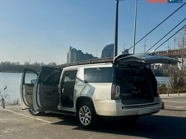 Бежевый ДжиЭмСи Юкон, объемом двигателя 6.2 л и пробегом 172 тыс. км за 25500 $, фото 17 на Automoto.ua