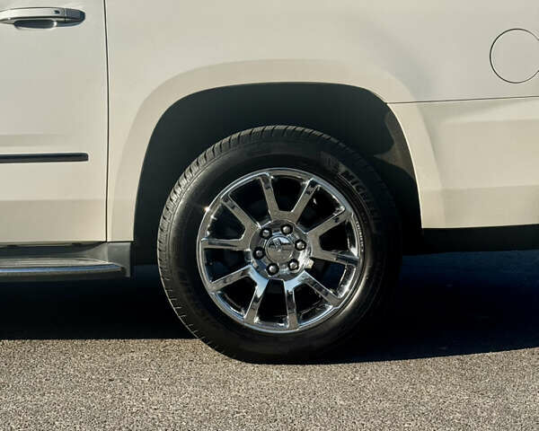 Бежевый ДжиЭмСи Юкон, объемом двигателя 6.2 л и пробегом 172 тыс. км за 25500 $, фото 2 на Automoto.ua