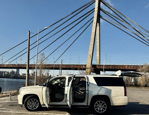 Бежевый ДжиЭмСи Юкон, объемом двигателя 6.2 л и пробегом 172 тыс. км за 25500 $, фото 18 на Automoto.ua