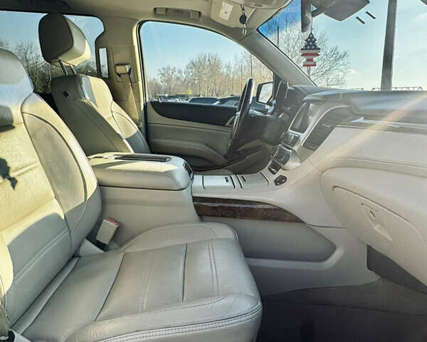 Бежевый ДжиЭмСи Юкон, объемом двигателя 6.2 л и пробегом 172 тыс. км за 25500 $, фото 9 на Automoto.ua