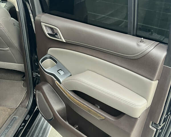 Чорний ДжіЕмСі Yukon, об'ємом двигуна 6.16 л та пробігом 129 тис. км за 25999 $, фото 11 на Automoto.ua