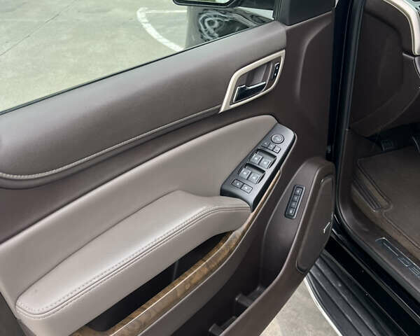 Чорний ДжіЕмСі Yukon, об'ємом двигуна 6.16 л та пробігом 129 тис. км за 25999 $, фото 5 на Automoto.ua