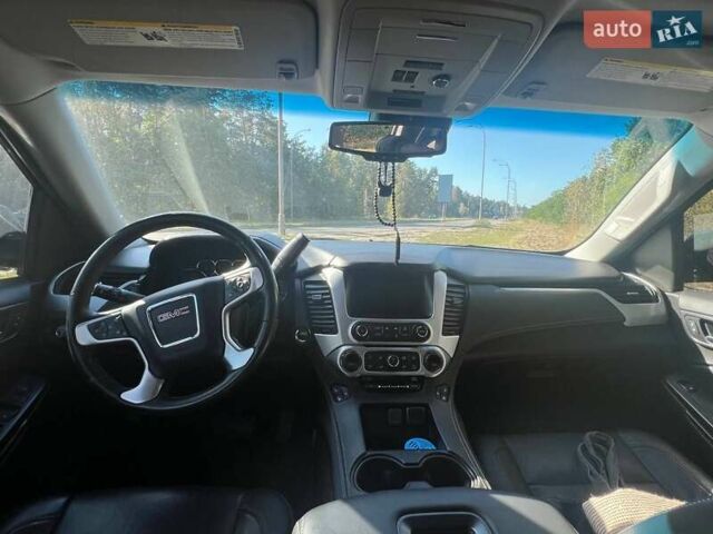 Черный ДжиЭмСи Юкон, объемом двигателя 5.33 л и пробегом 101 тыс. км за 50000 $, фото 3 на Automoto.ua